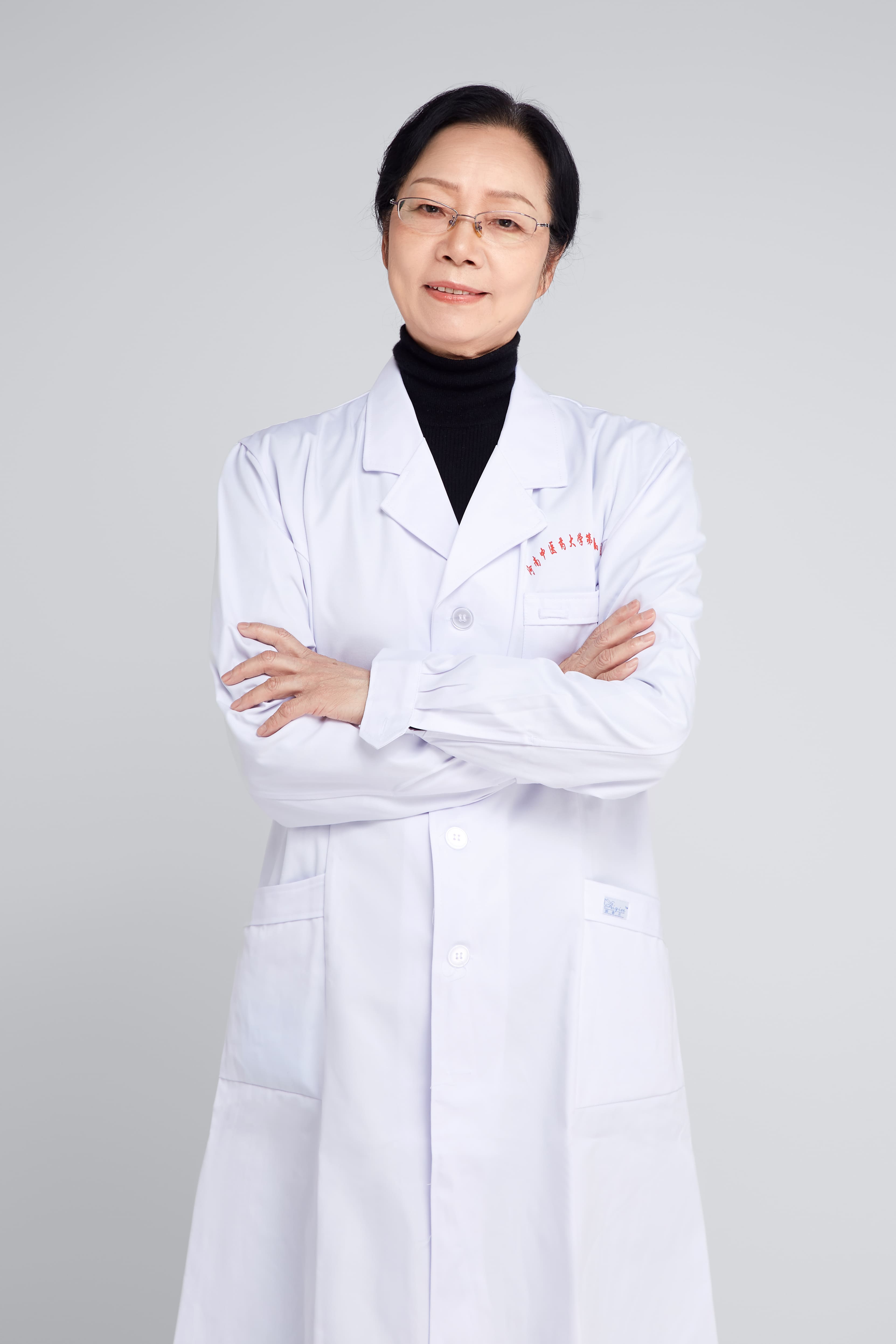 庞玉琴,主任医师,中原庞氏中医妇科流派第七代传承人。 庞玉琴大夫